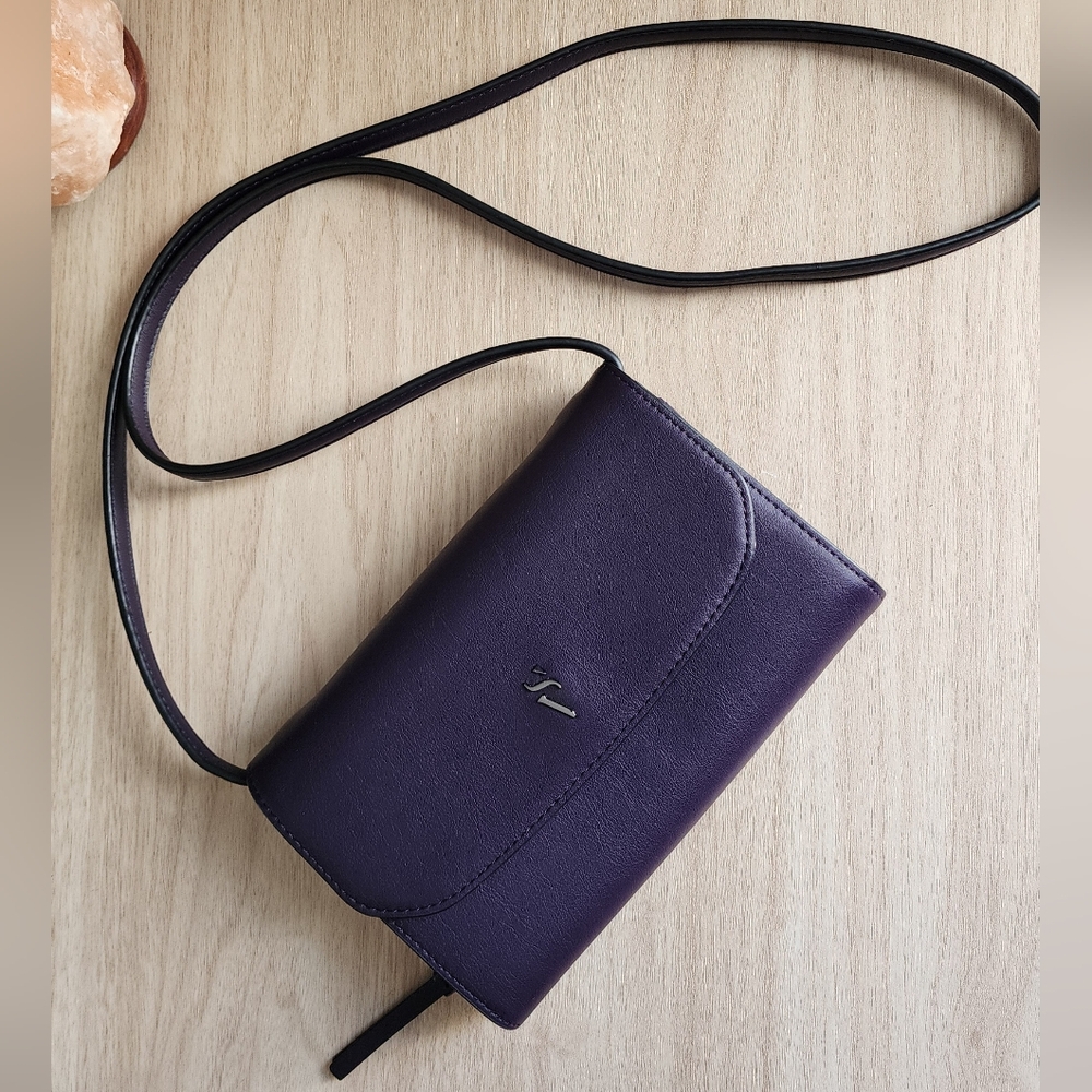 Simply Vera Vera Wang Purple Plum Faux Leather Crossbody Bag Purse NWOT